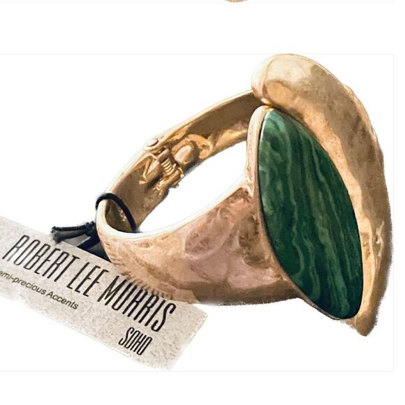 VTG Robert Lee Morris Gold-tone Green Malachite Stone  NWT Robert Lee Morris Gold-tone Green Malachite Stone Sculptural Hinged Bracelet